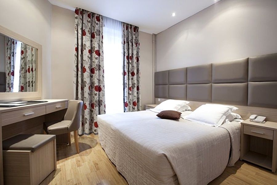 Riviera Renovated 3* Paris