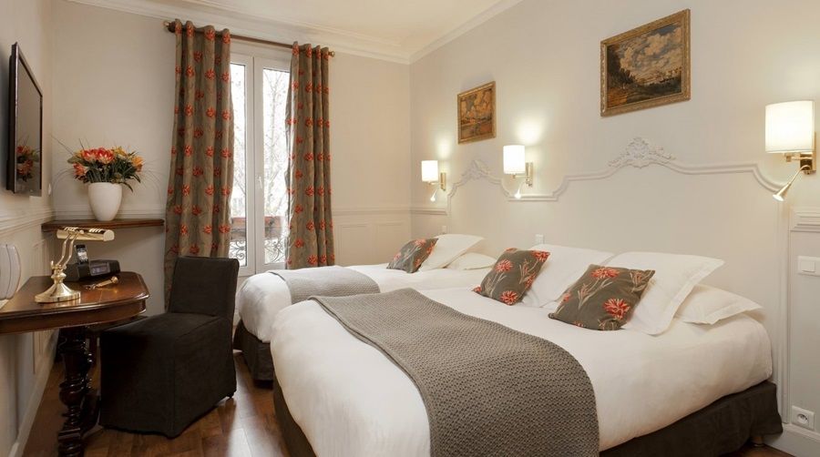 De La Porte Dorée Hotel