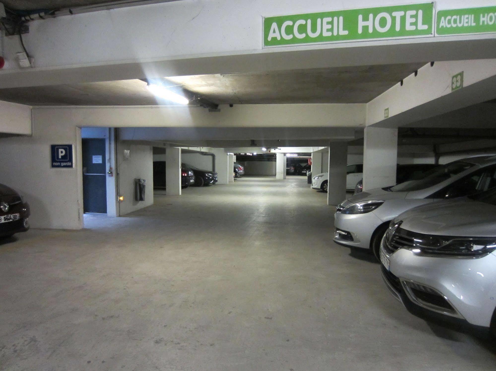 Hotel 17 Batignolles