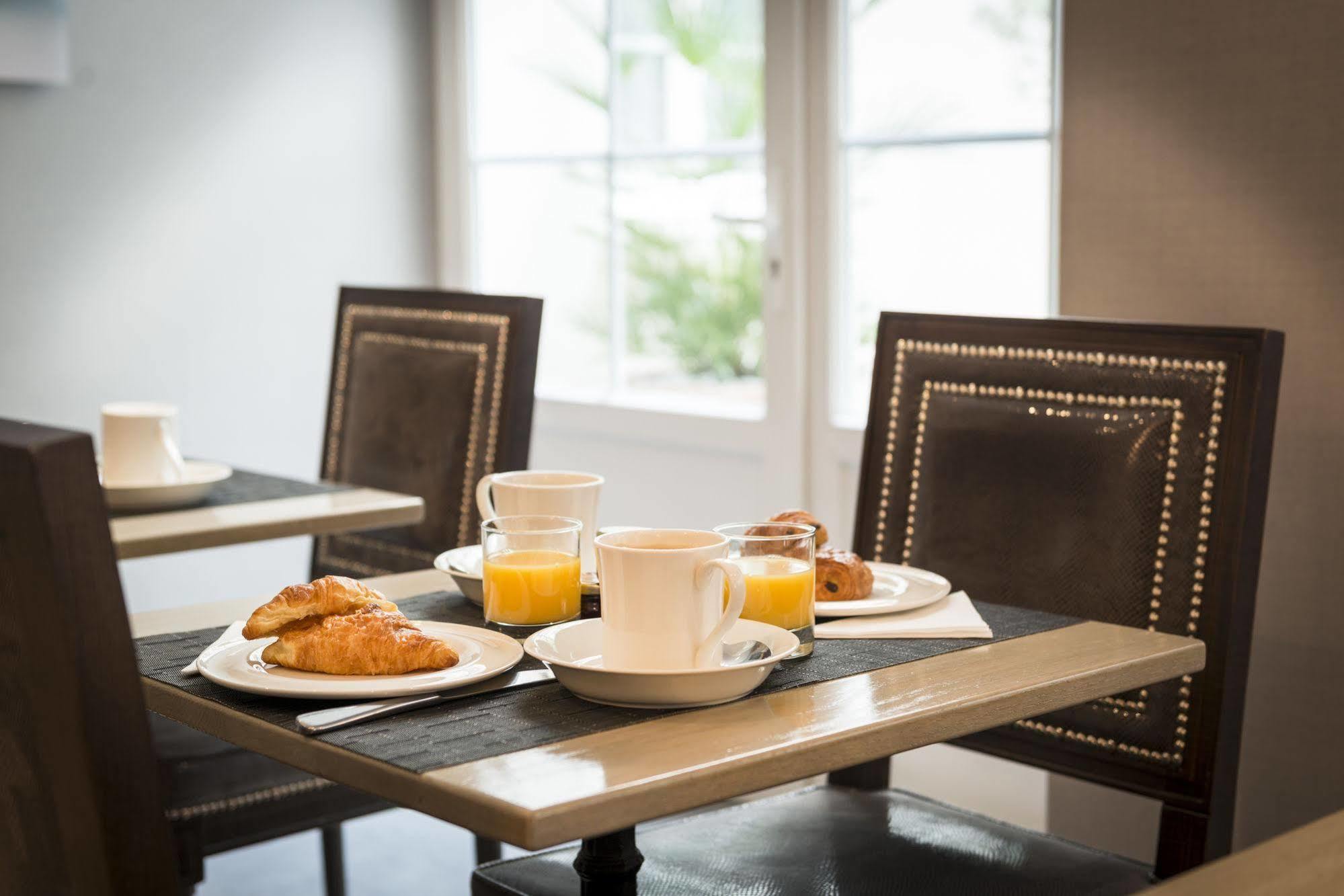 Acacias Etoile Hotel 3*