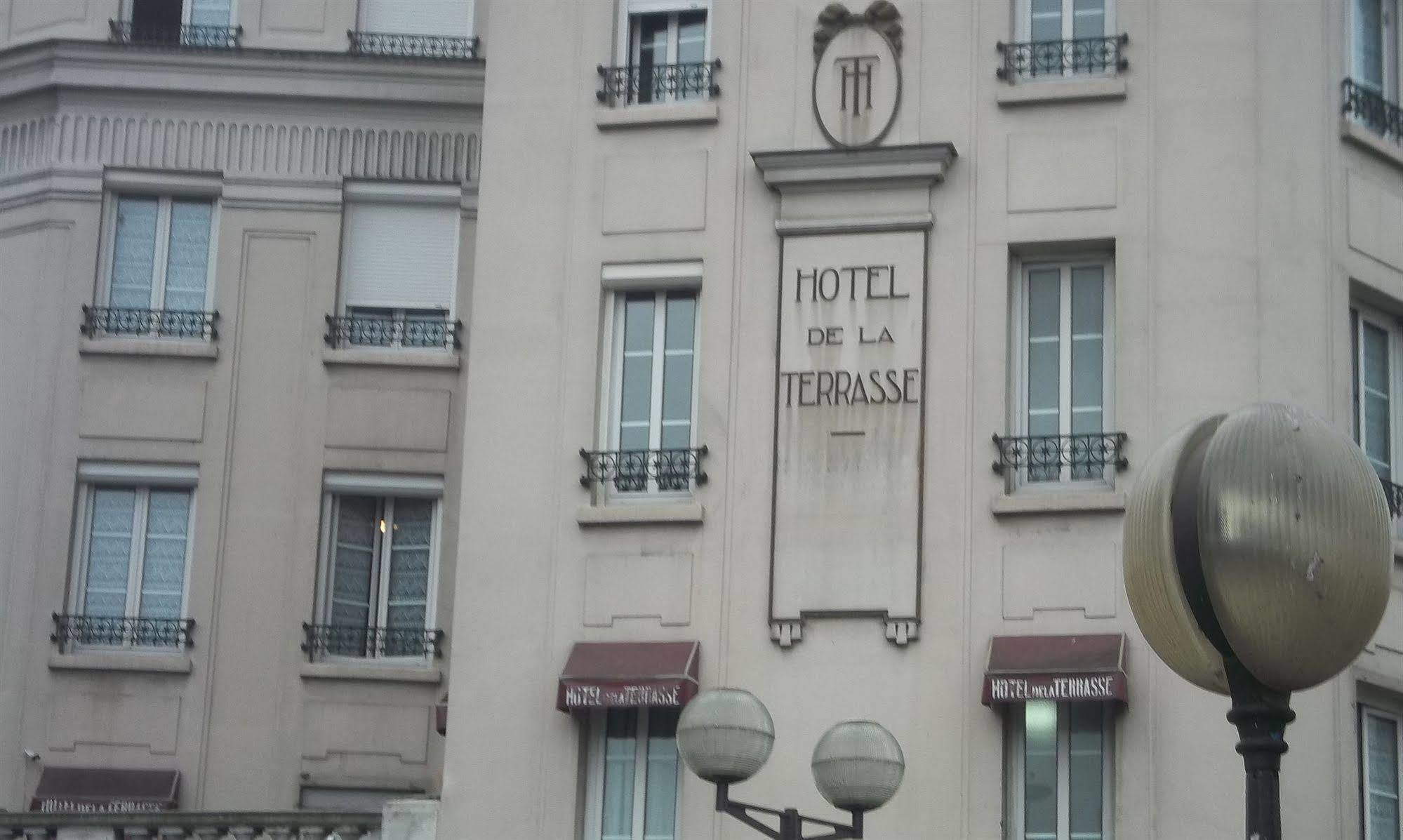 De La Terrasse Aparthotel