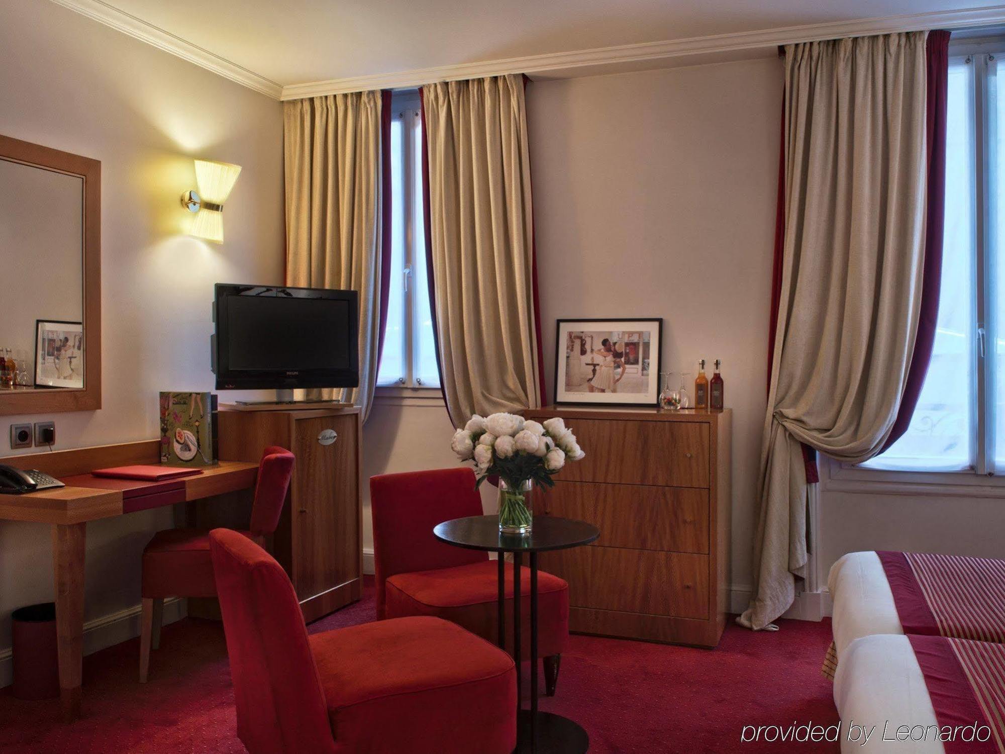 Hotel Waldorf Trocadero Tour Eiffel 4*