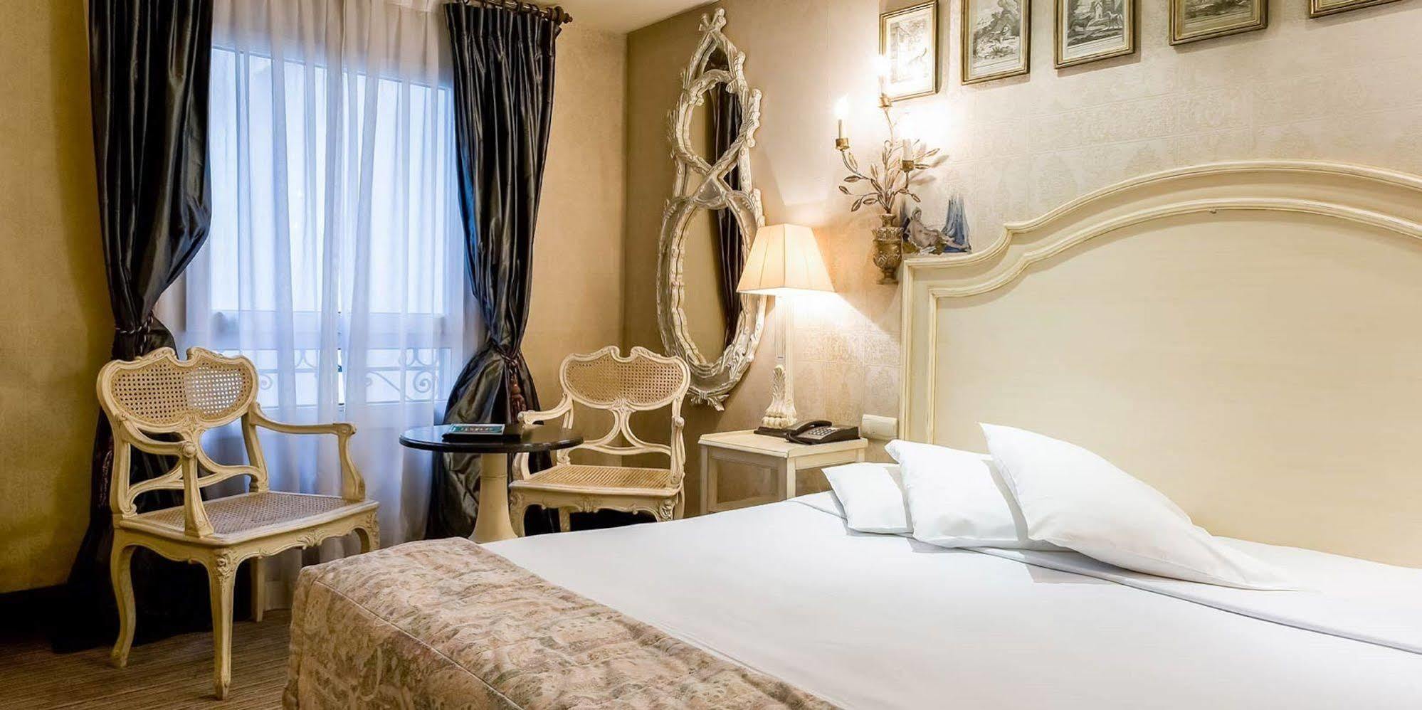 Hotel Chateaubriand 4*