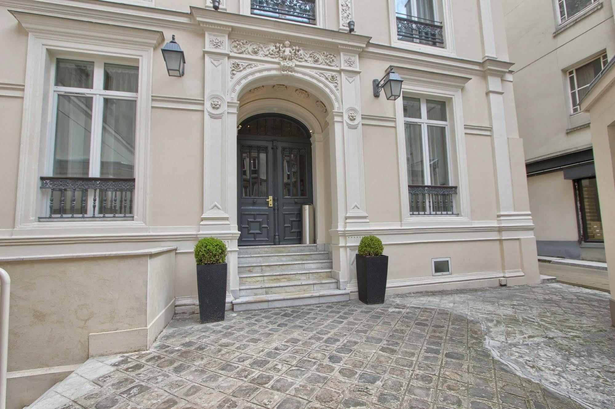 Timhotel Opéra Blanche Fontaine Paris