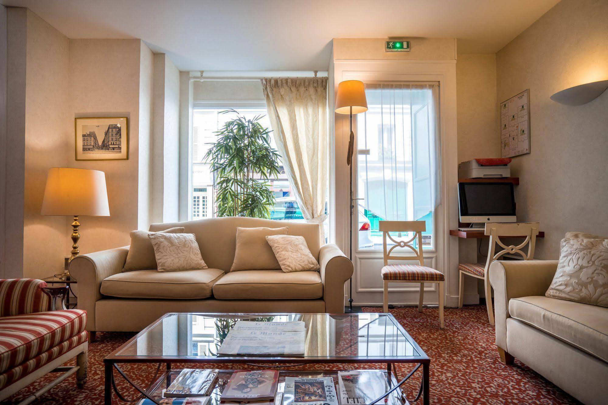 Delambre Hotel