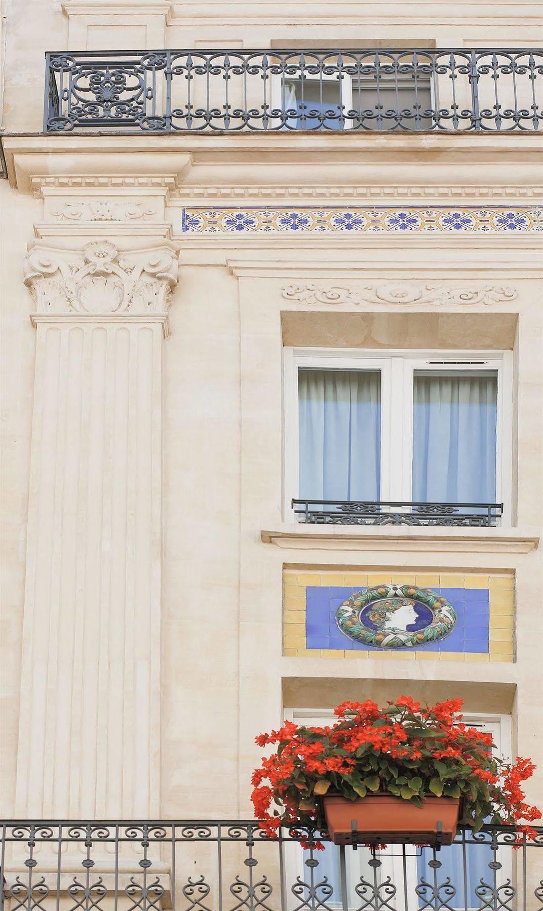 Delambre 3* Paris