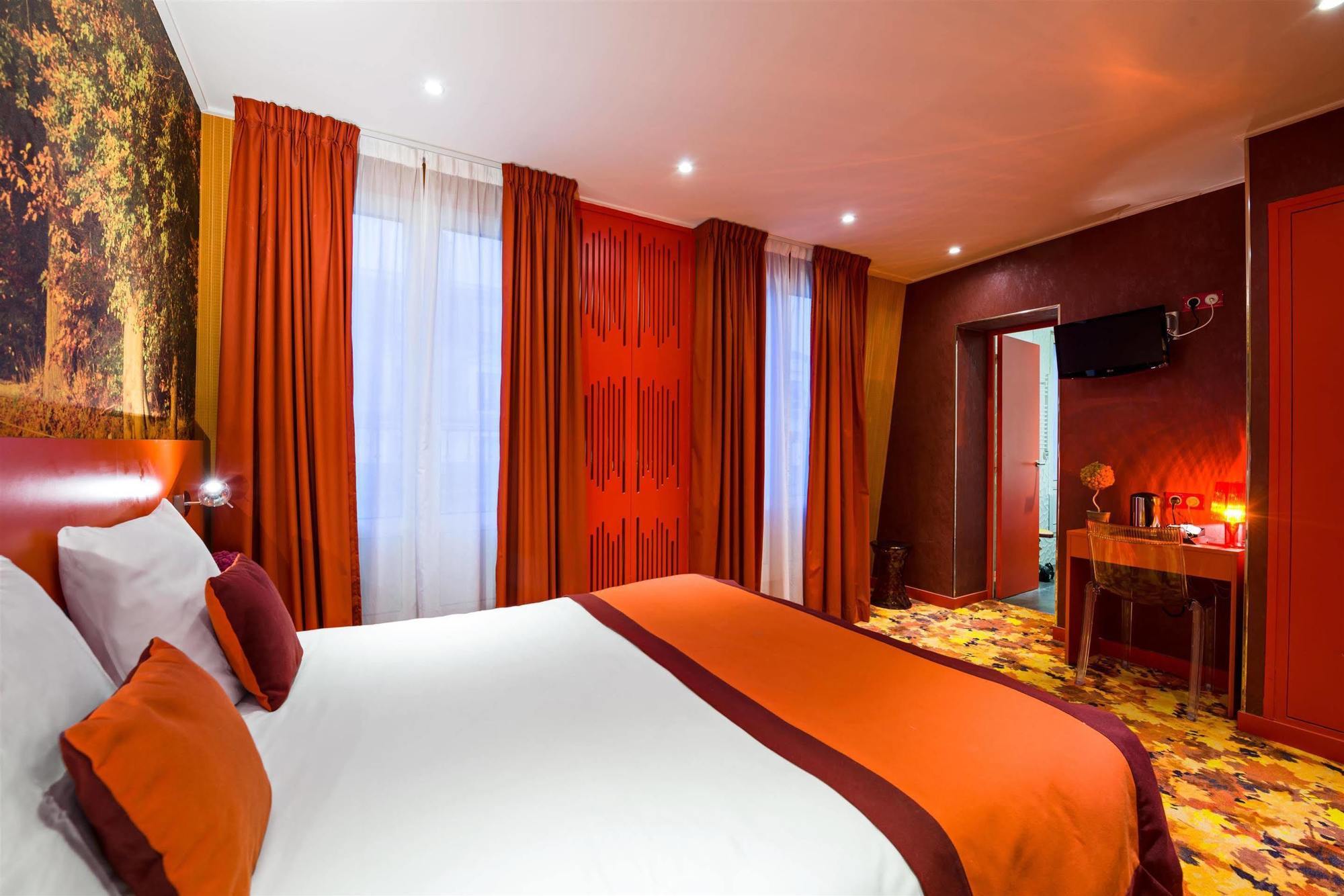 Hotel Jardins De Montmartre 3*