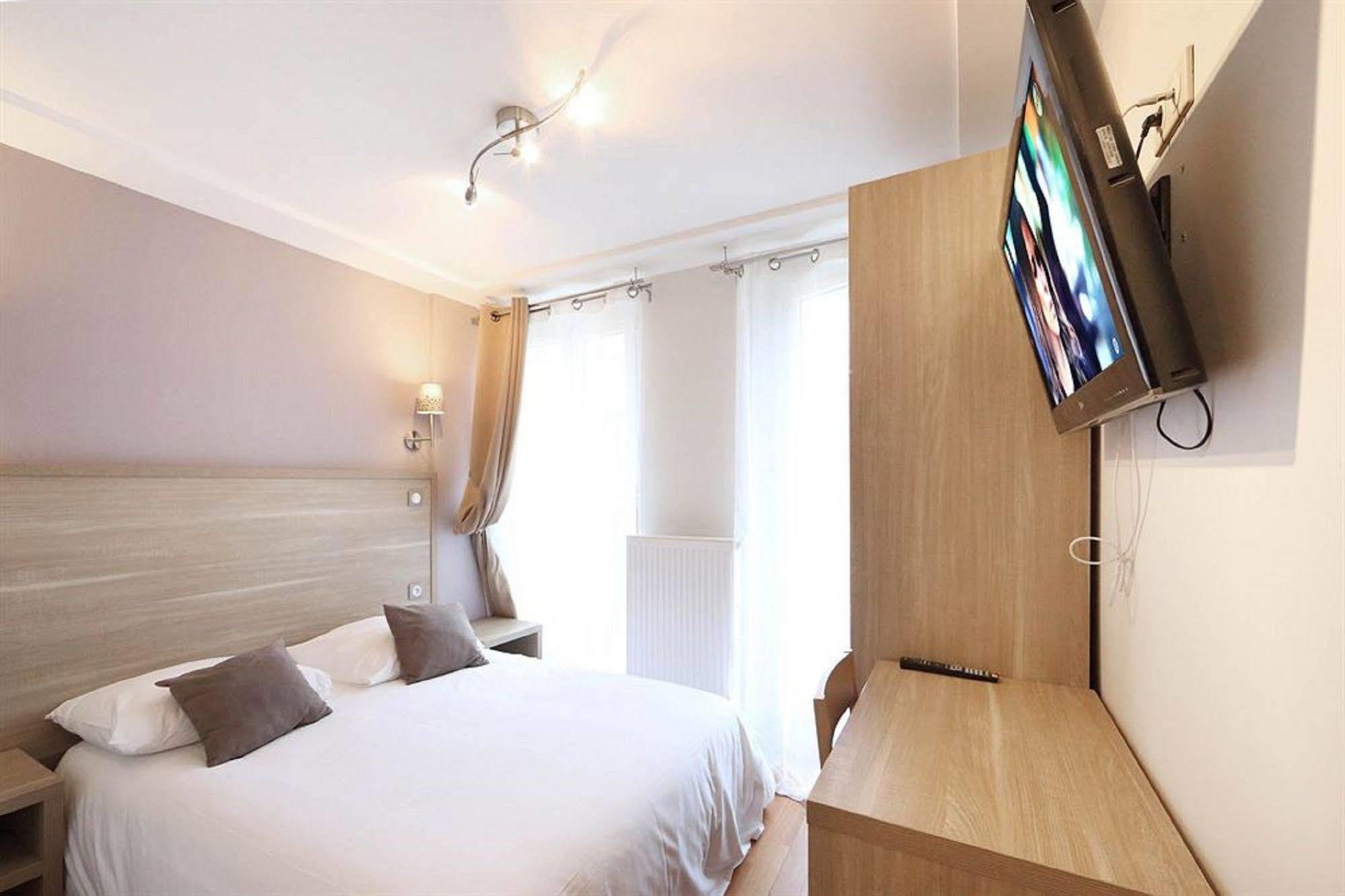 Luxelthe Paris