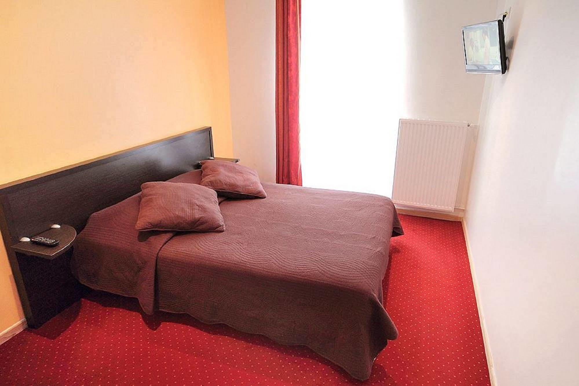 Luxelthe 2* Paris