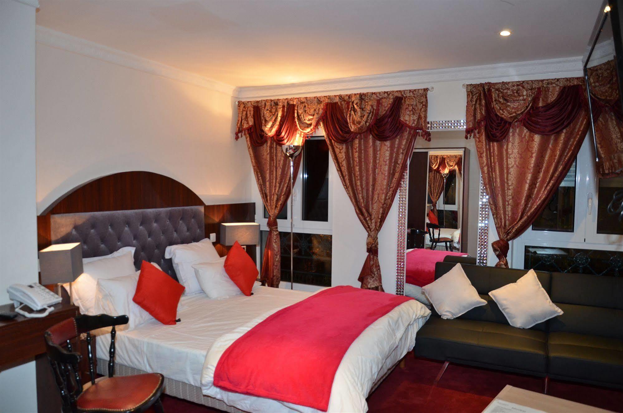 Hotel Regina Montmartre 3*