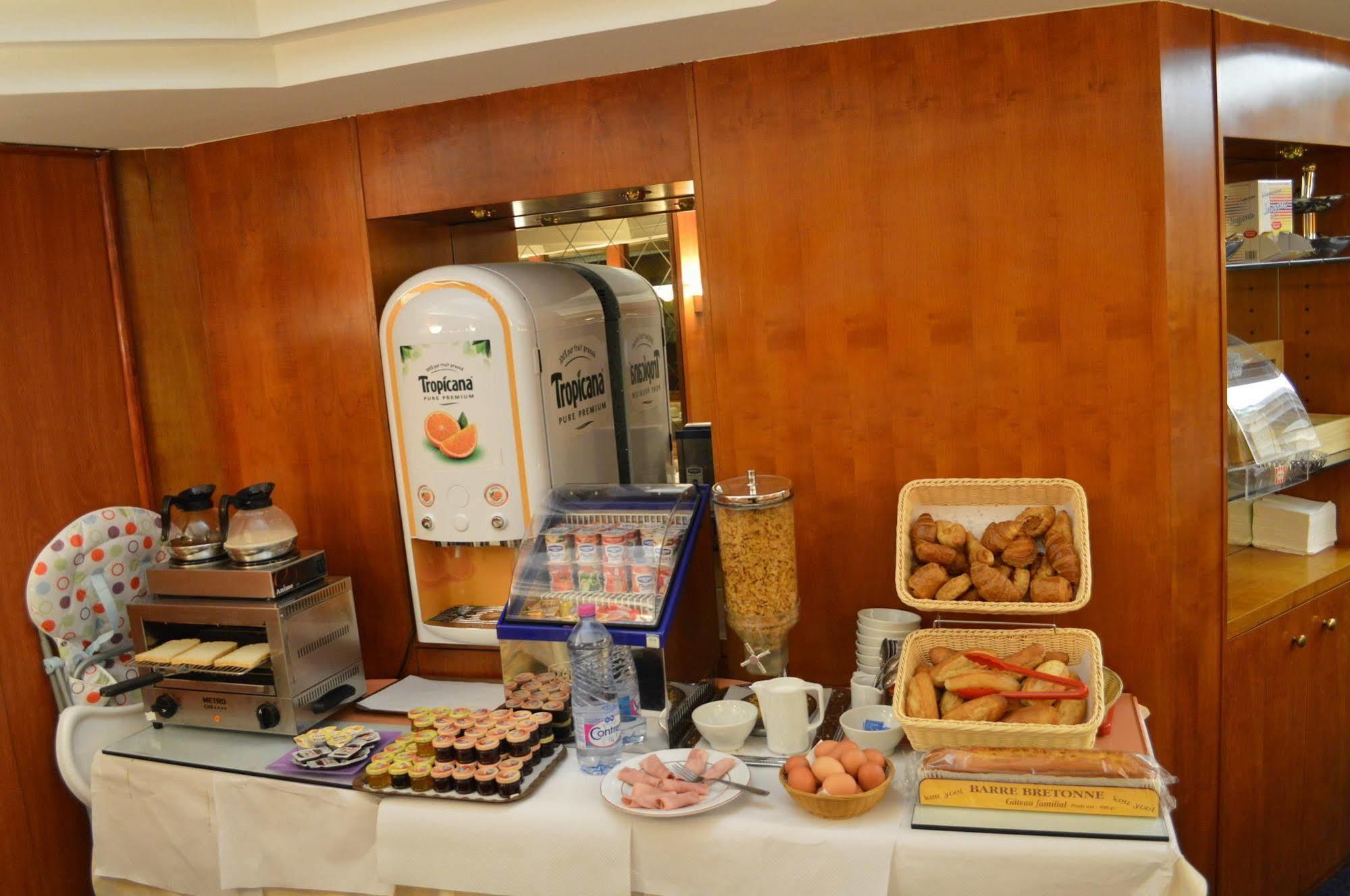Hotel Royal Elysées Paris