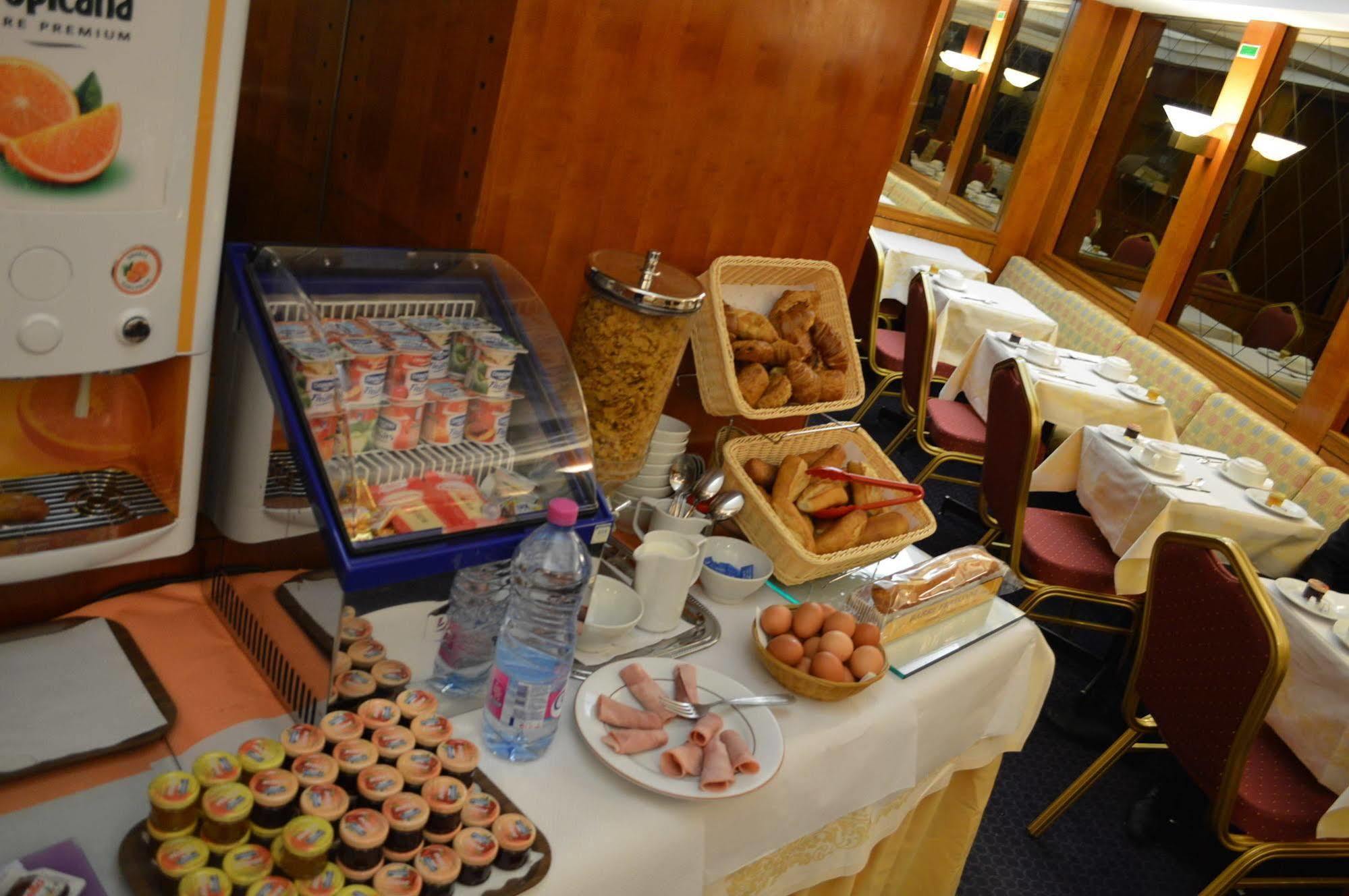 Hotel Royal Elysées
