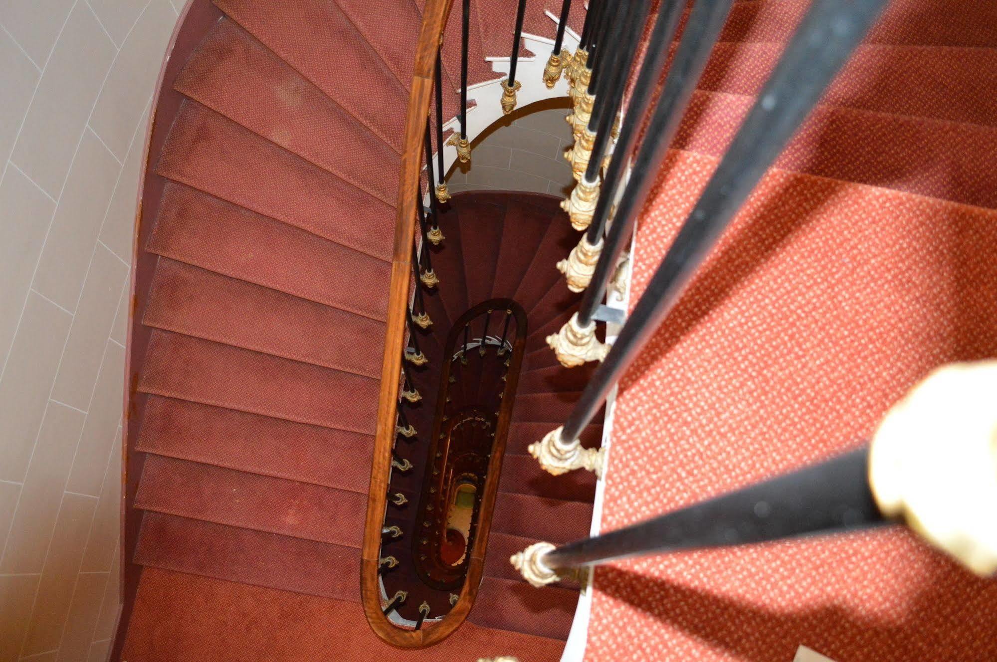 Royal Elysées Hotel