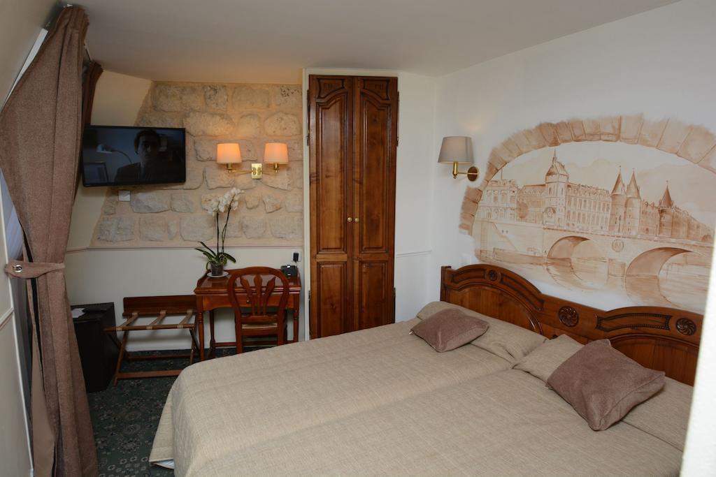 Hotel Familia Paris