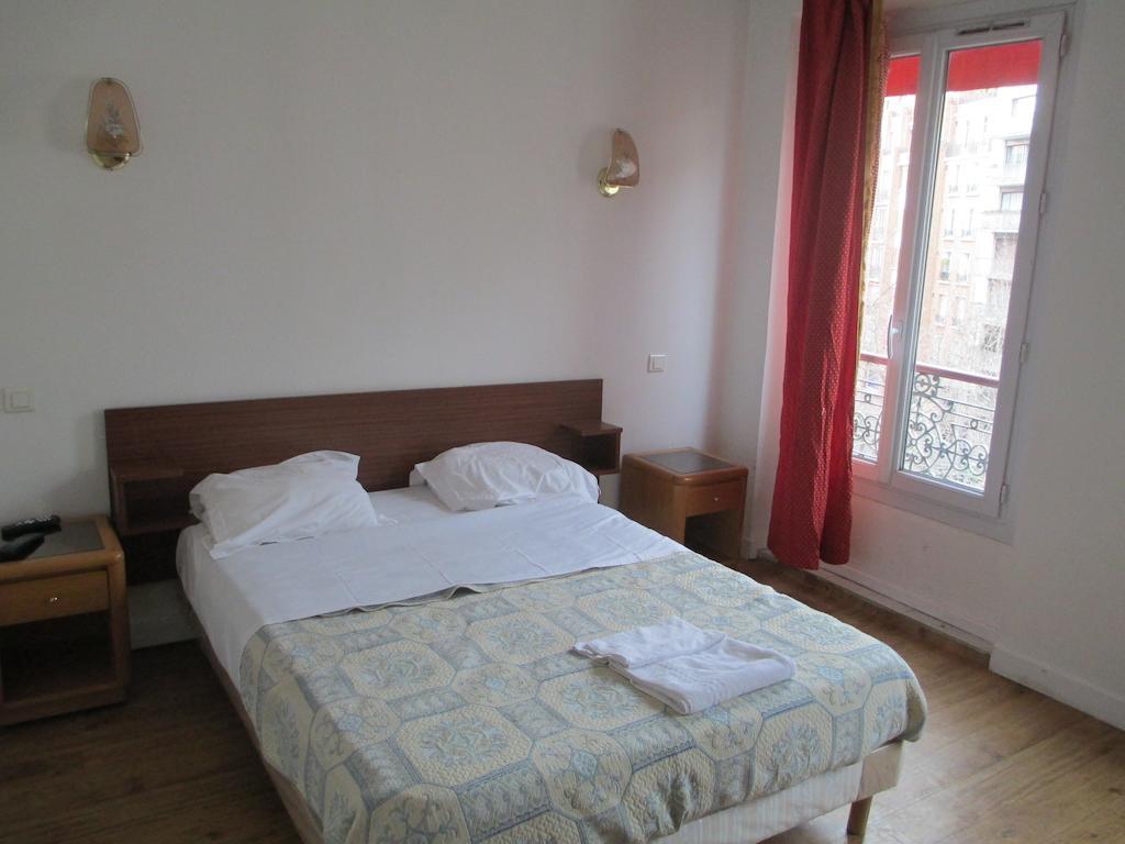 Central Hotel