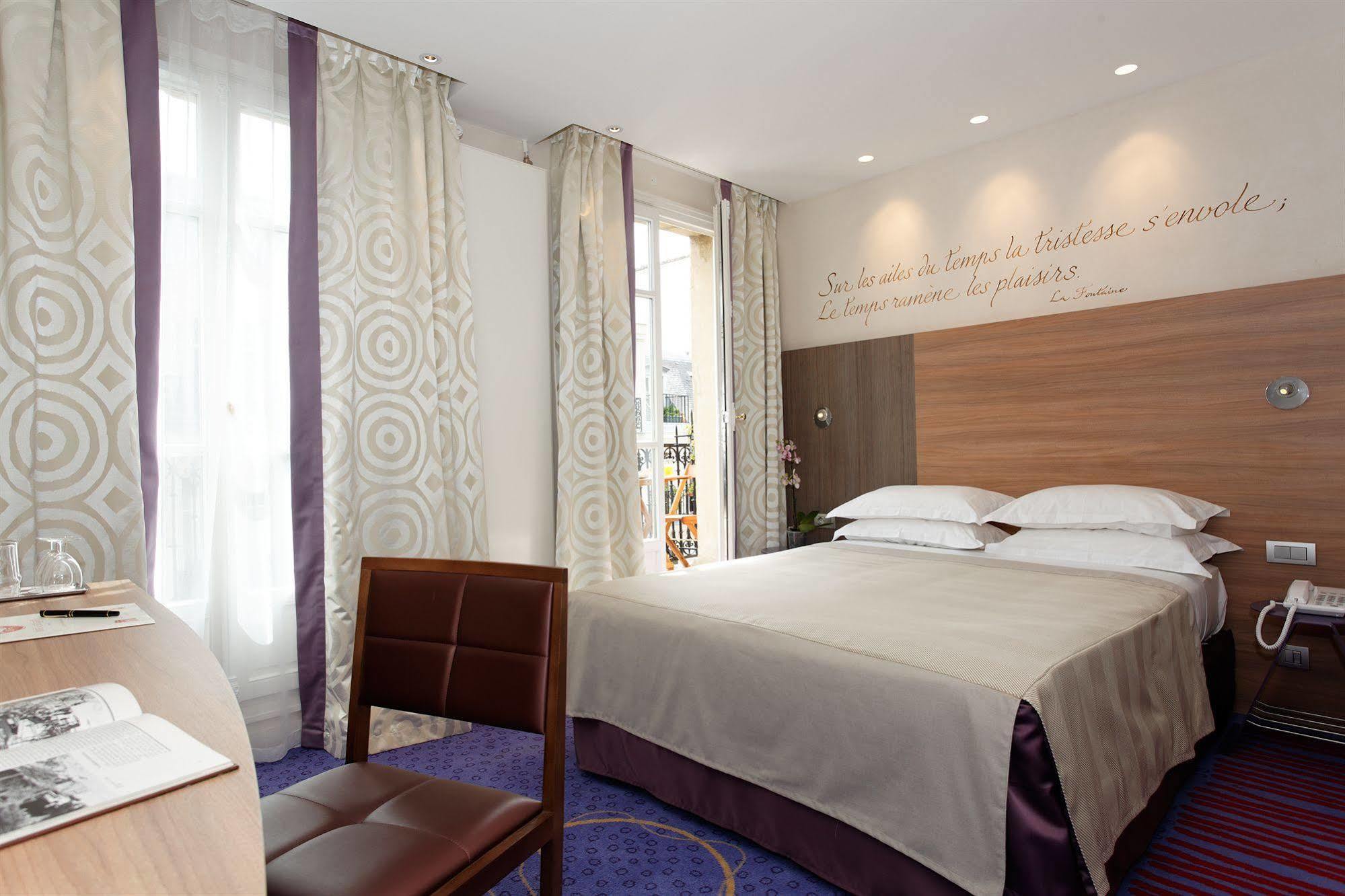 Hotel De Sevigne Paris