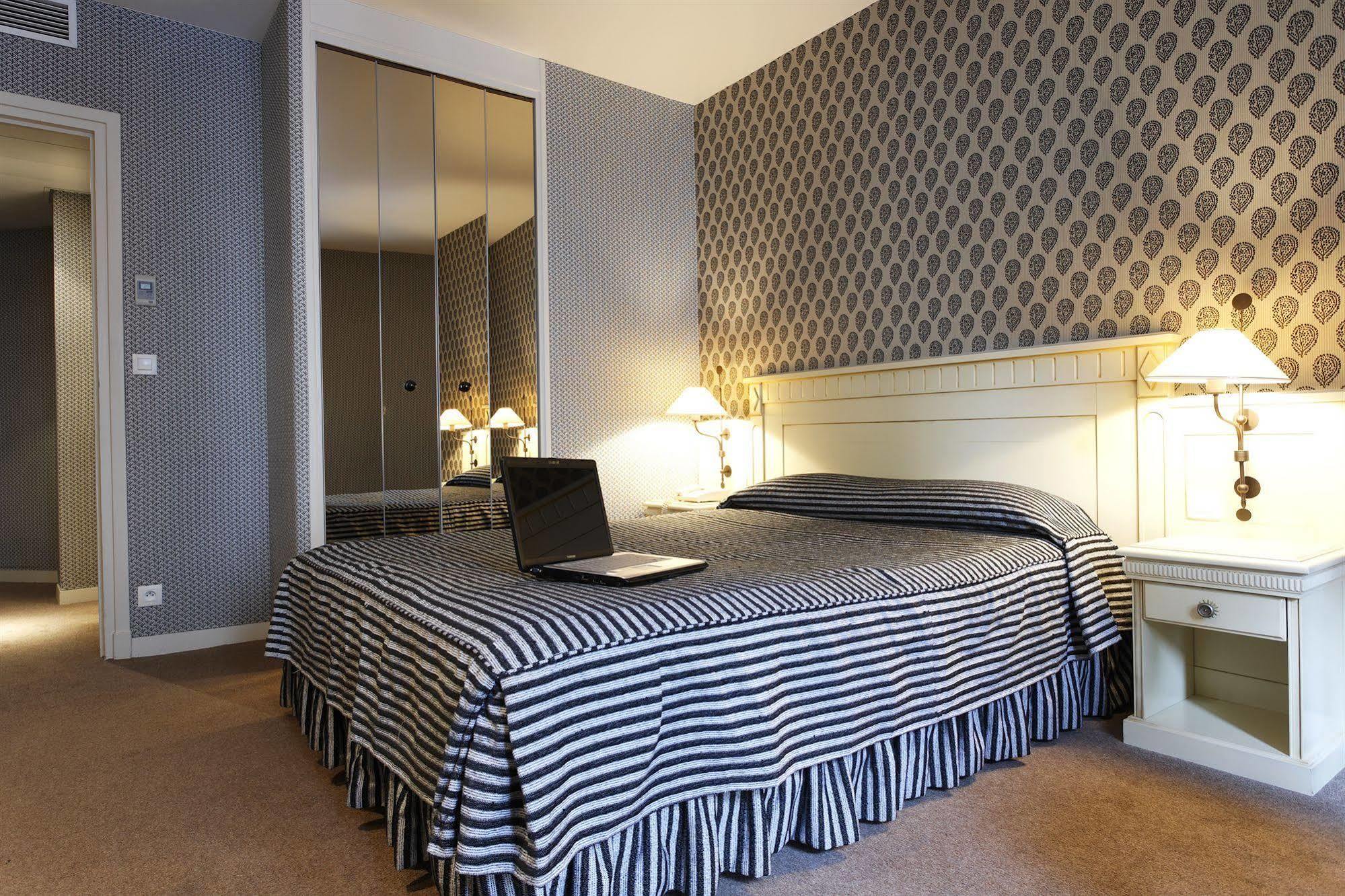 De Sevigne Paris