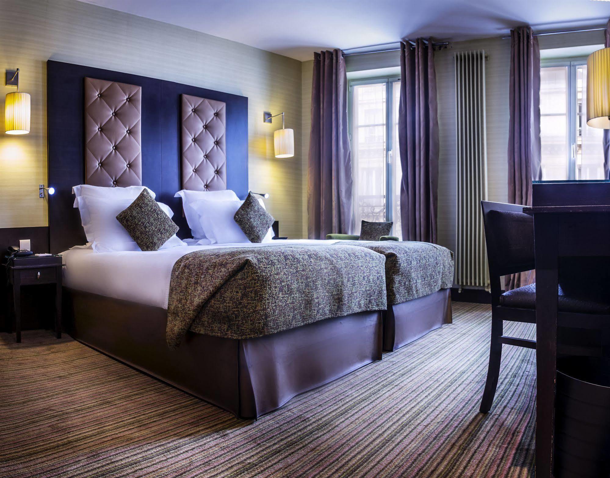 Hotel Elysees Bassano Paris