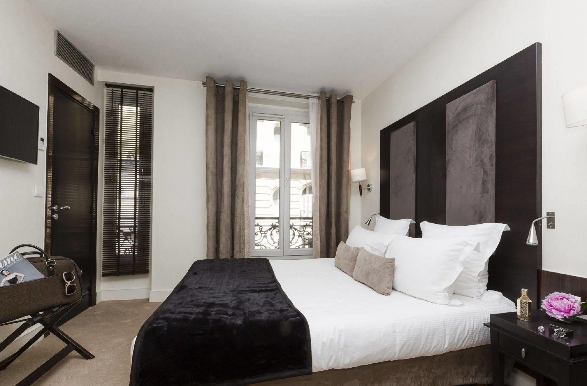 Elysees Bassano 4* Paris