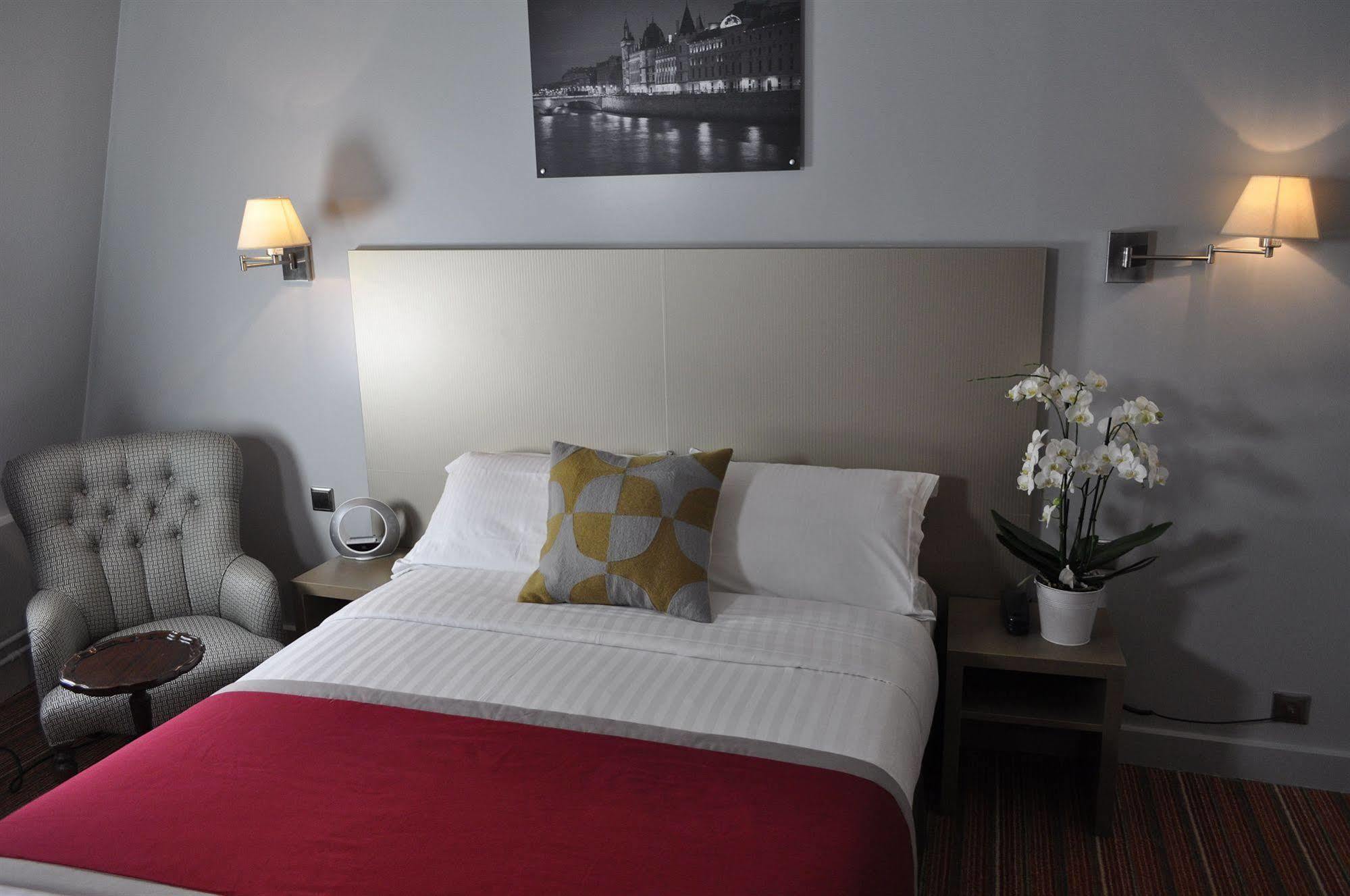 Des Ambassadeurs Hotel