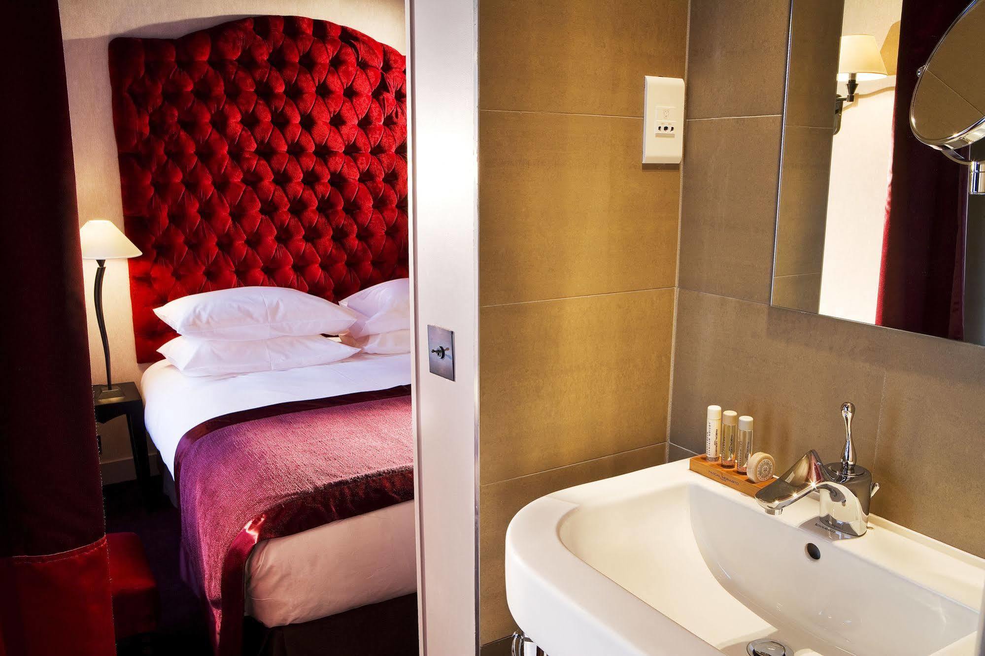 Hotel Des Academies Et Des Arts 4*