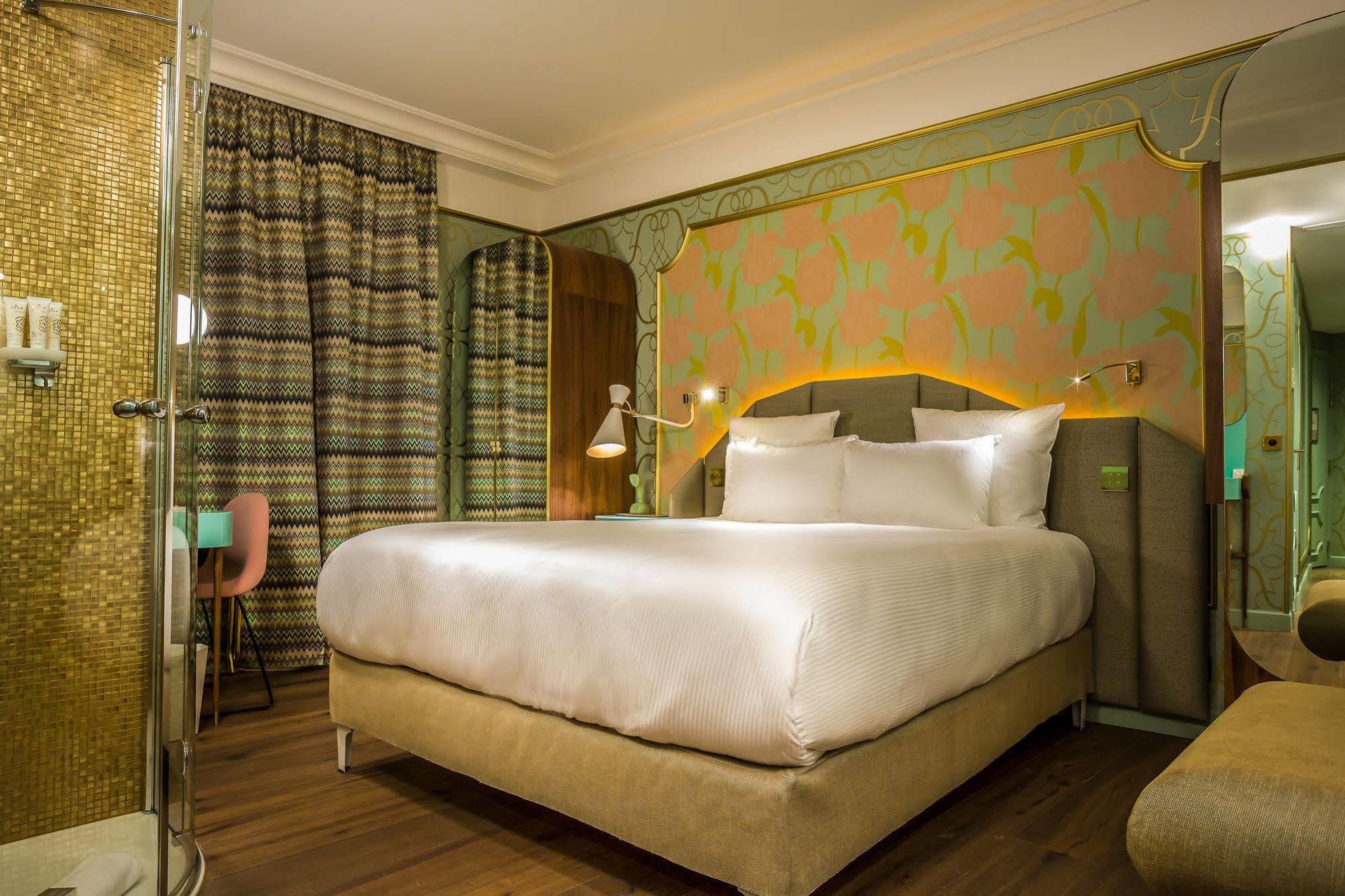 Hotel Idol