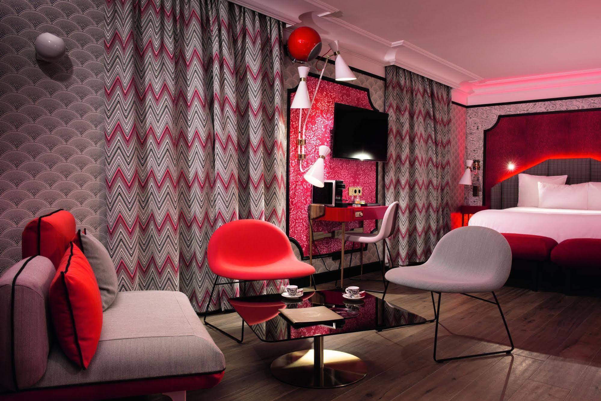 Idol Hotel