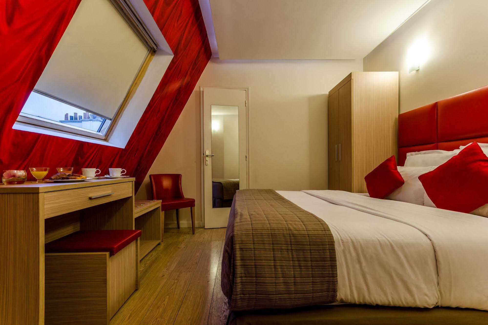 Riviera Renovated 3* Paris