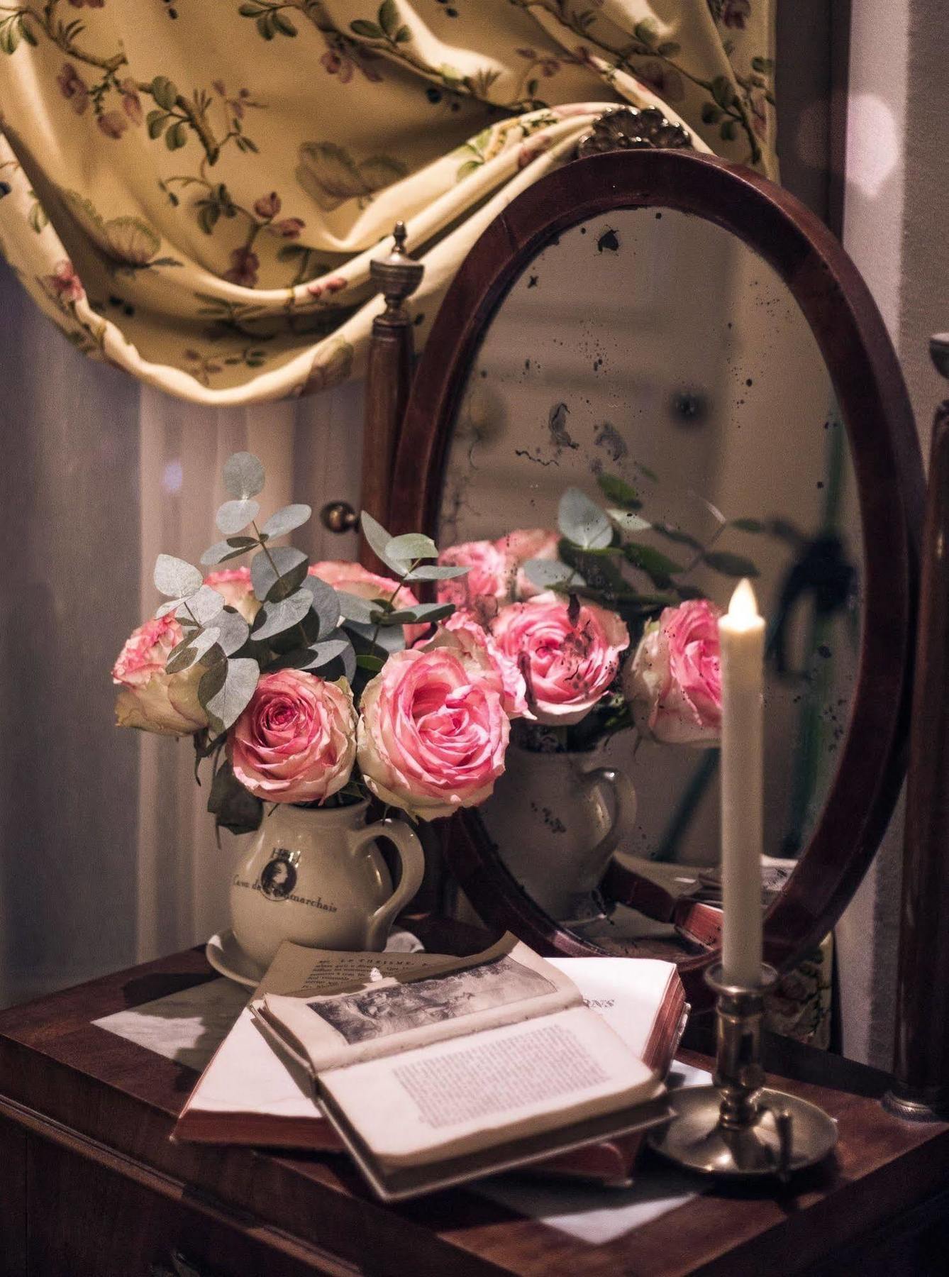 Hotel Caron De Beaumarchais Paris