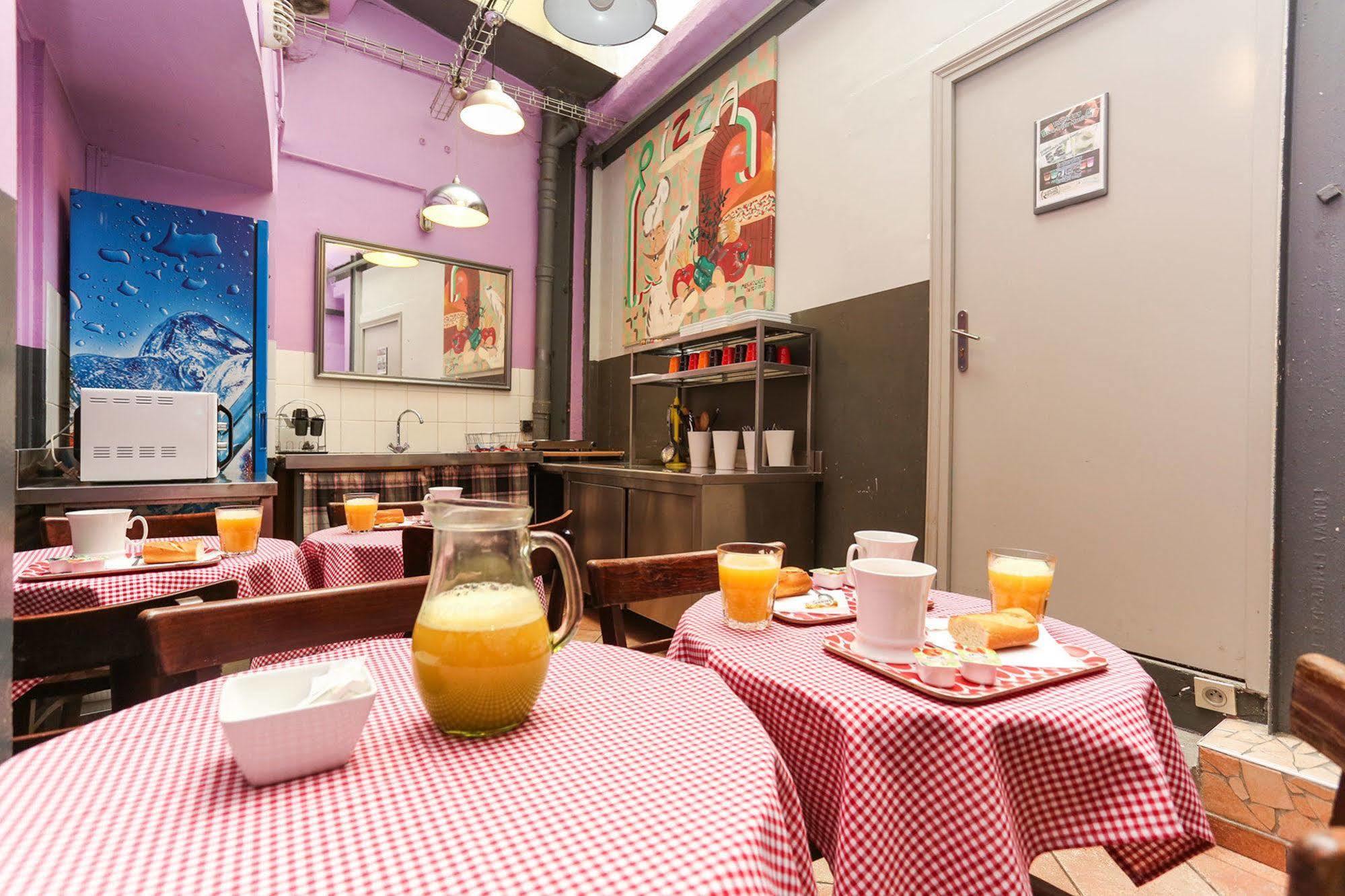 Albergue Le Village Montmartre By Hiphophostels Paris