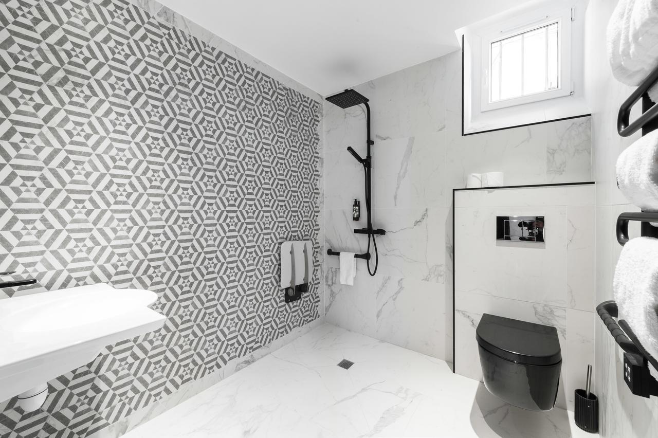 Madrigal Hotel 3*