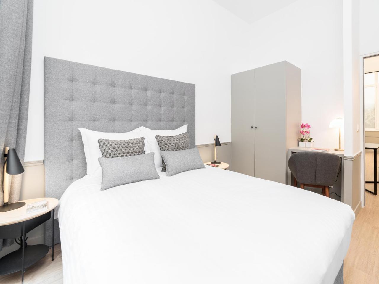Livinparis - Luxury 3&4 Bedrooms Montmartre I * Paris