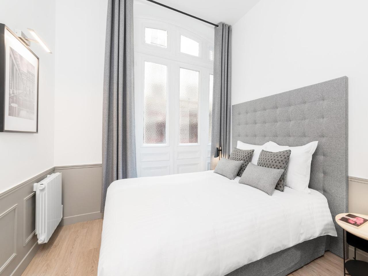 Livinparis - Luxury 3&4 Bedrooms Montmartre I * Paris
