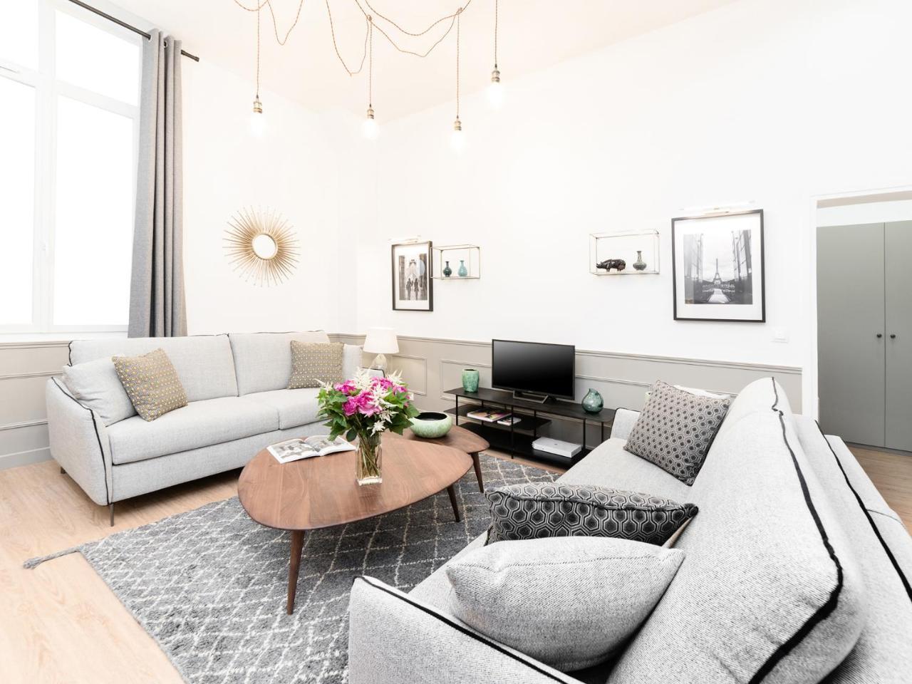 Livinparis - Luxury 3&4 Bedrooms Montmartre I