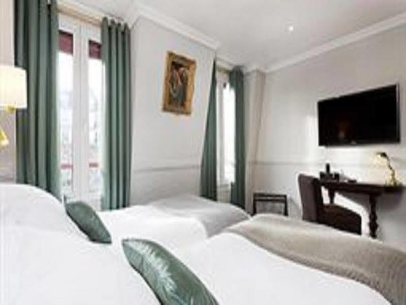 De La Porte Dorée Hotel