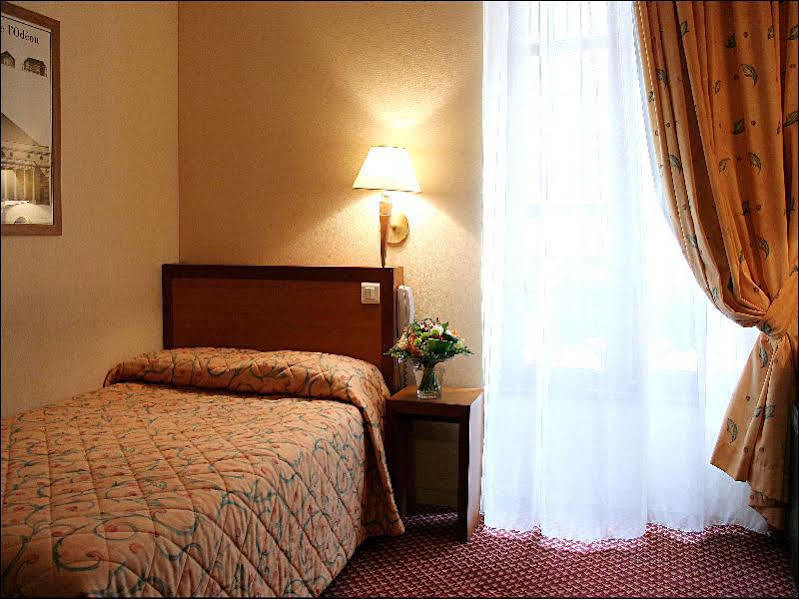 La Dependance 3* Paris