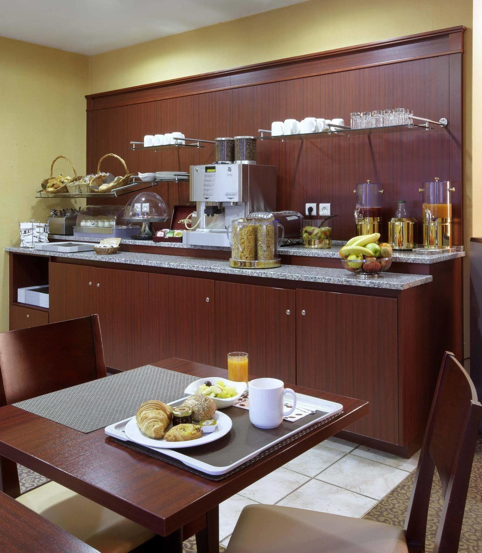 Hotel By Marriott Didot Montparnasse Paris
