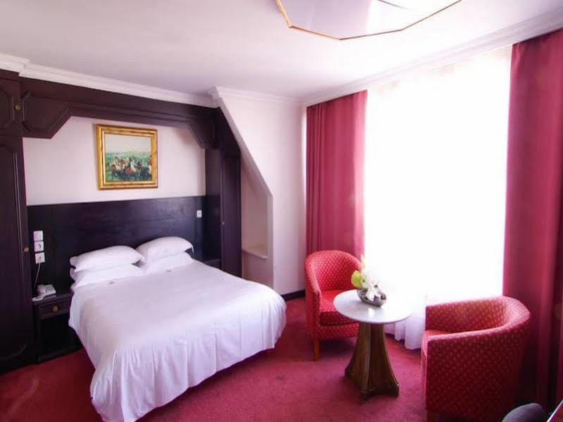 Hotel Le Clery Paris