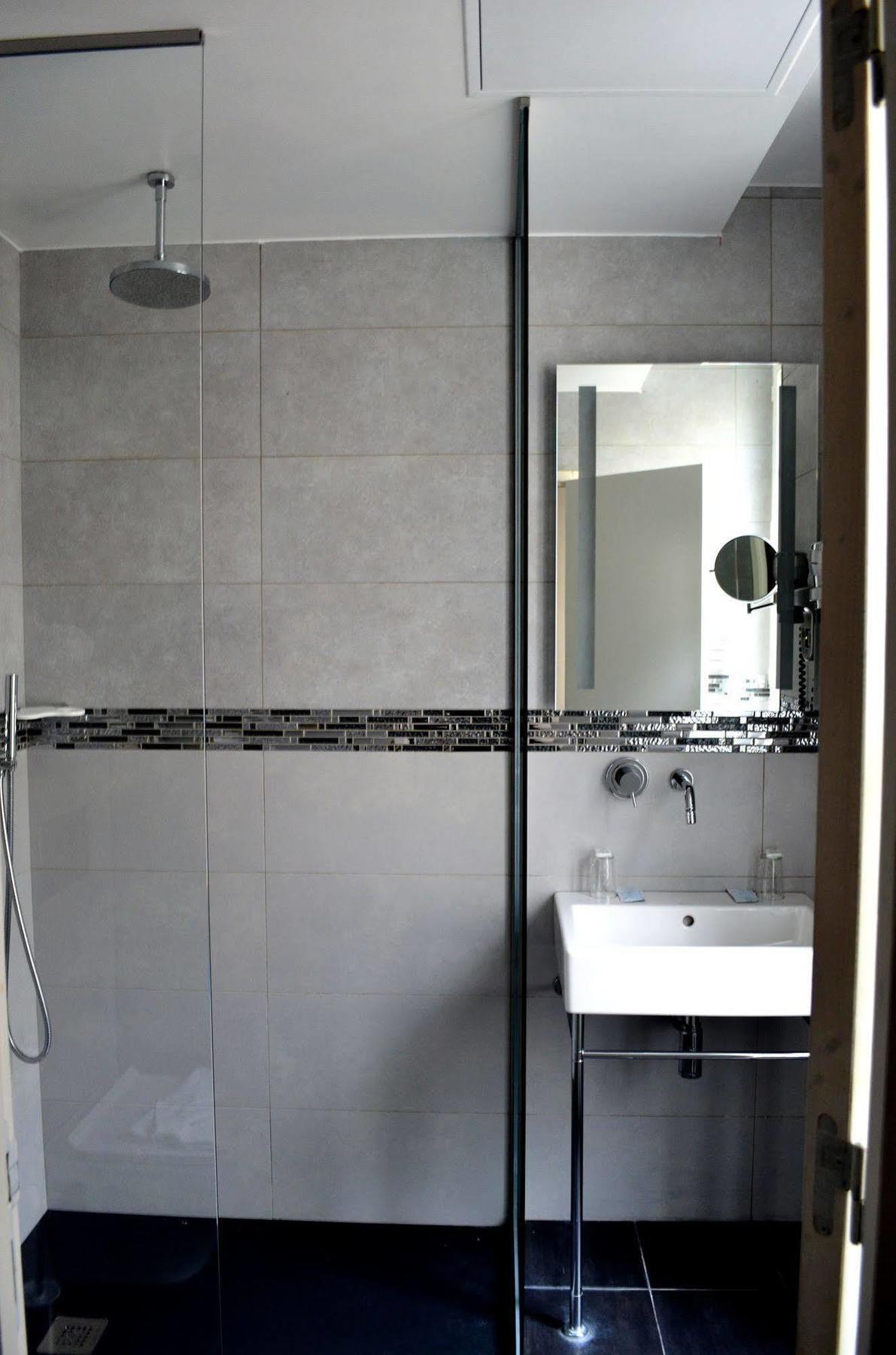 Amiral-fondary Hotel Paris