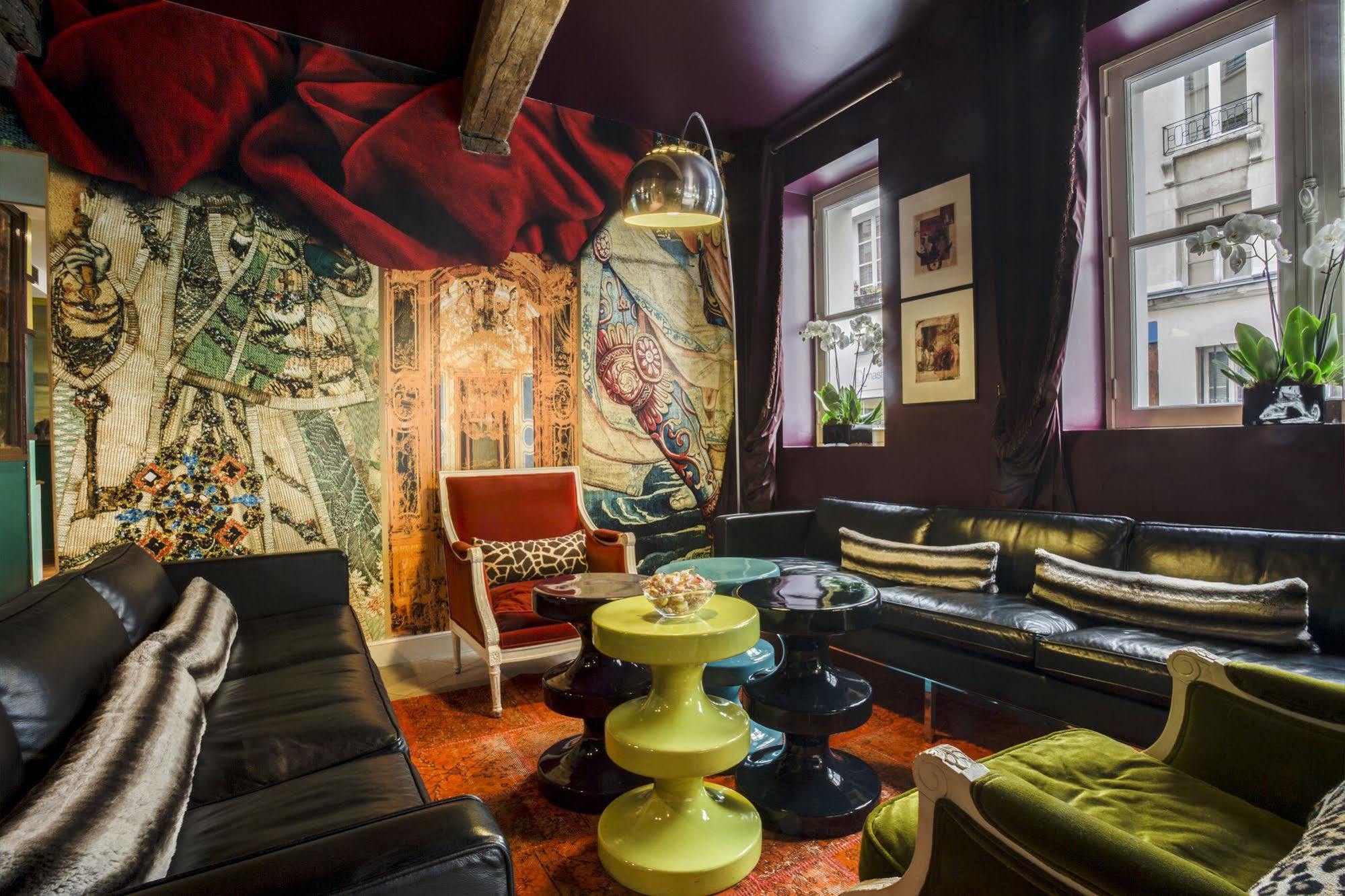 Du Petit Moulin, Haute Couture By Lacroix 4* Paris