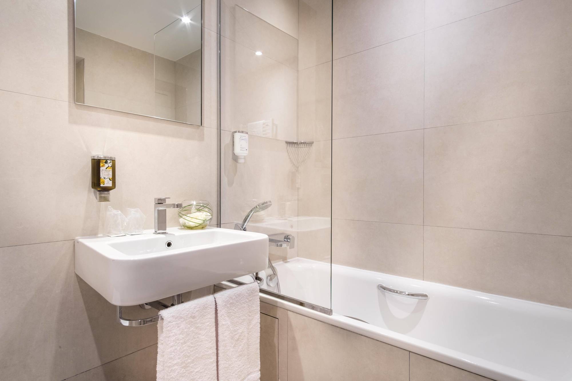 Hotel Waldorf Montparnasse Paris