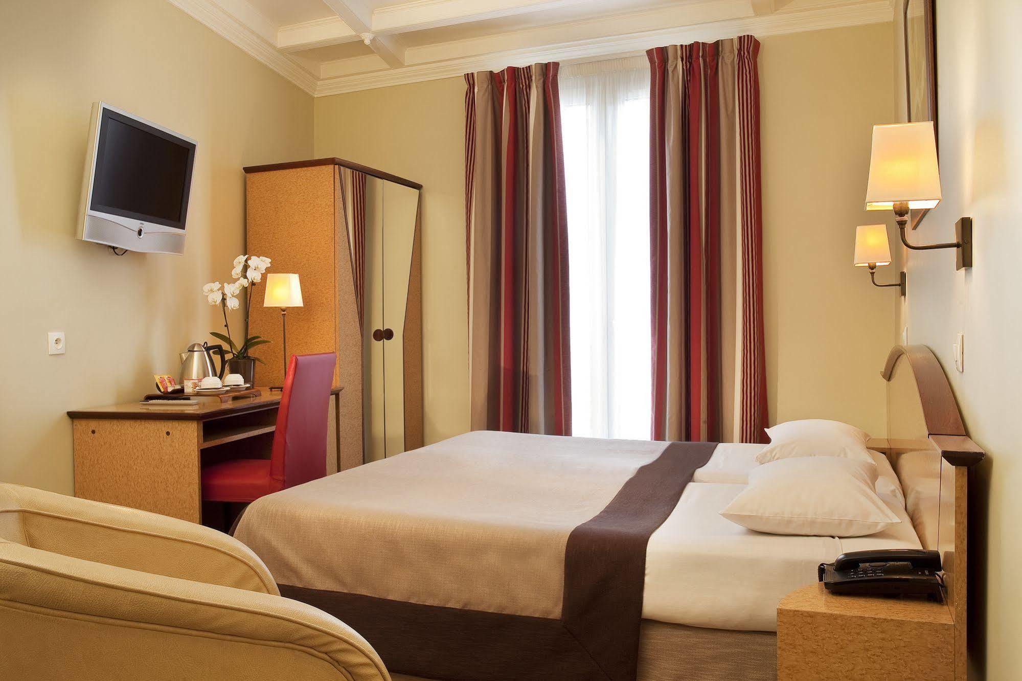 Val Girard Hotel Paris