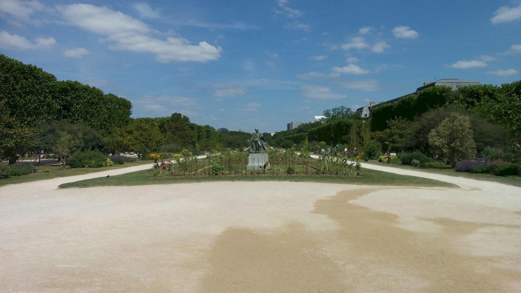 Des Arenes 3*
