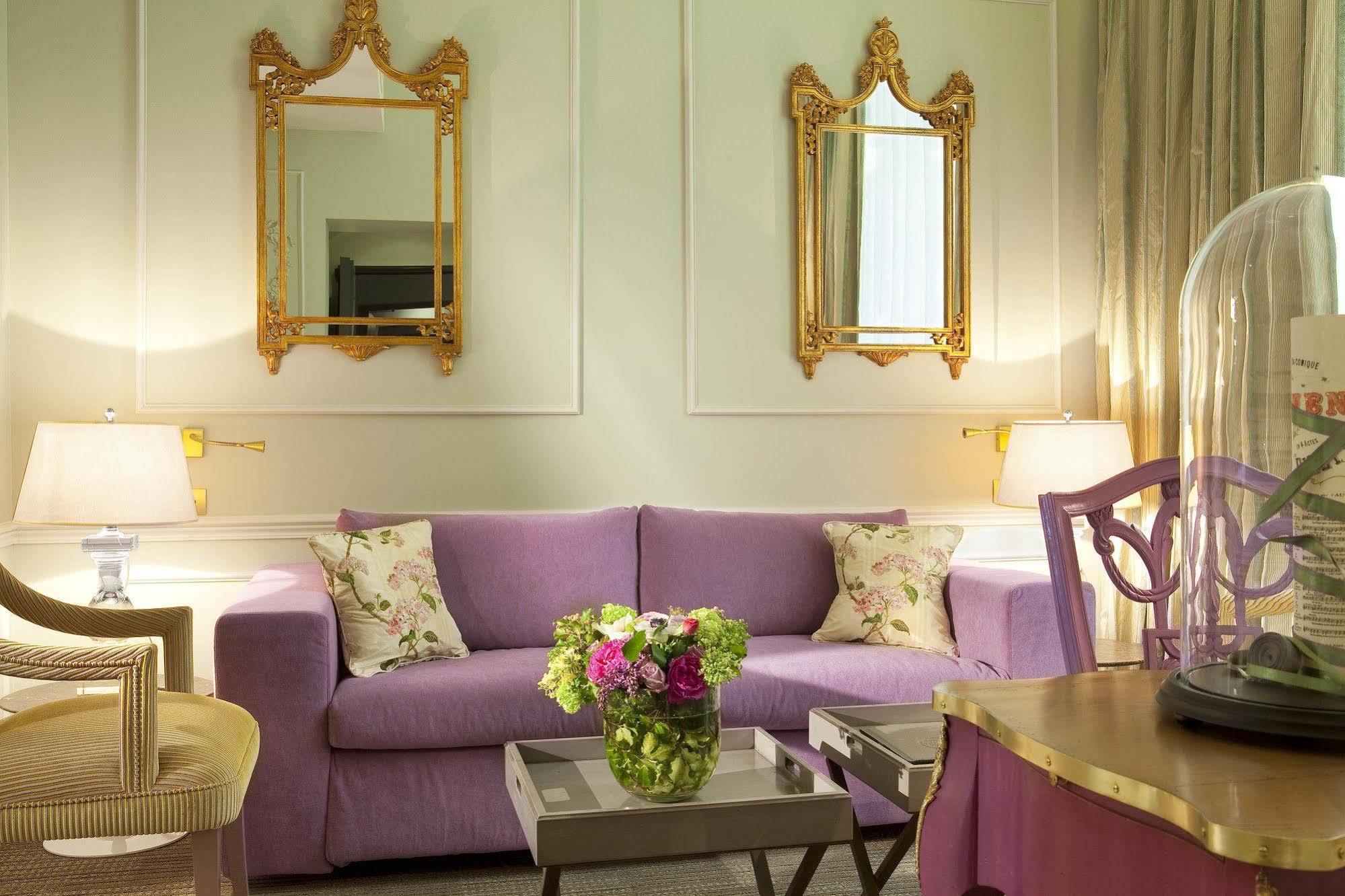 Hotel La Maison Favart 4*