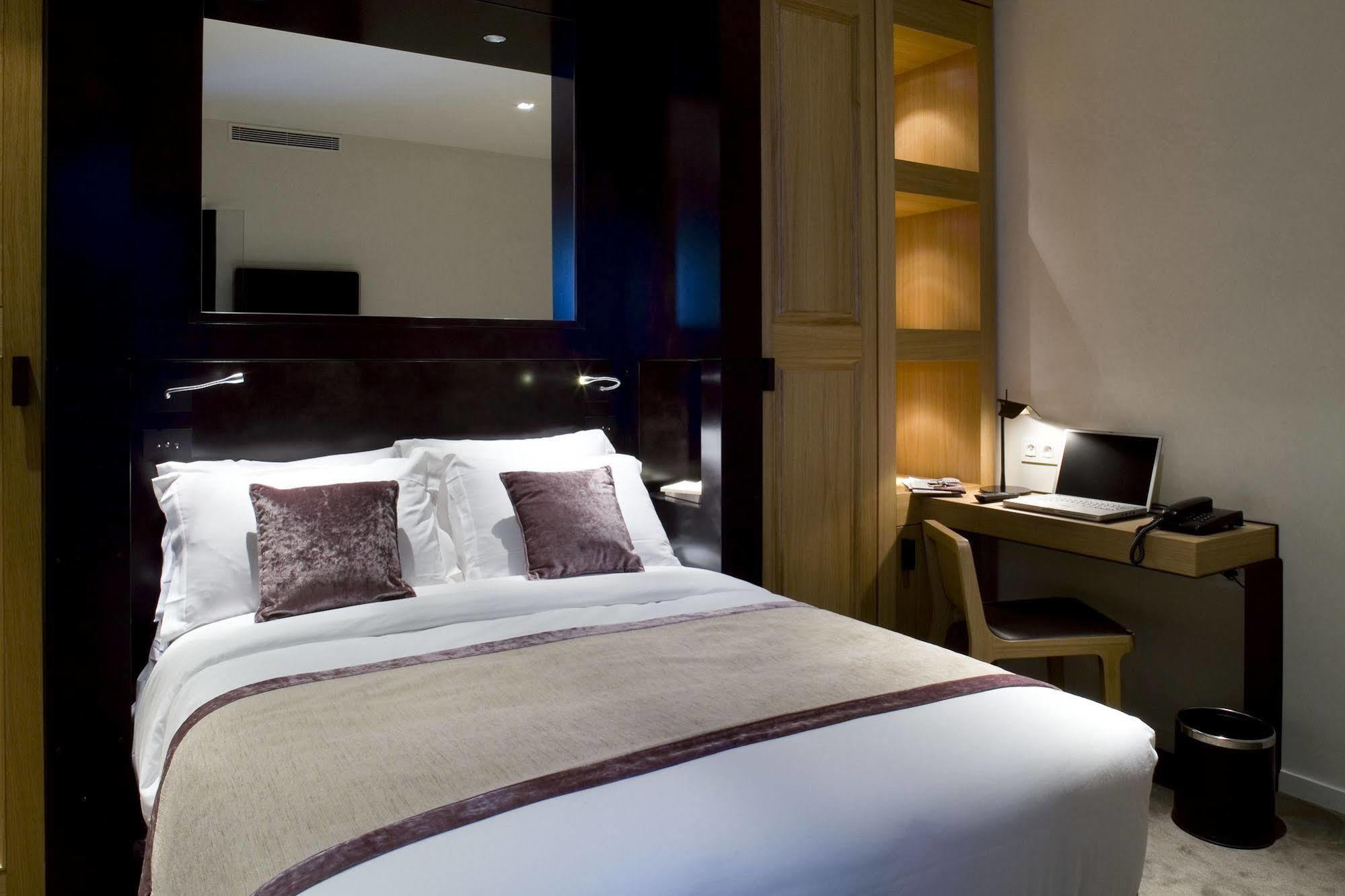 Marceau Champs-elysees Hotel 3*