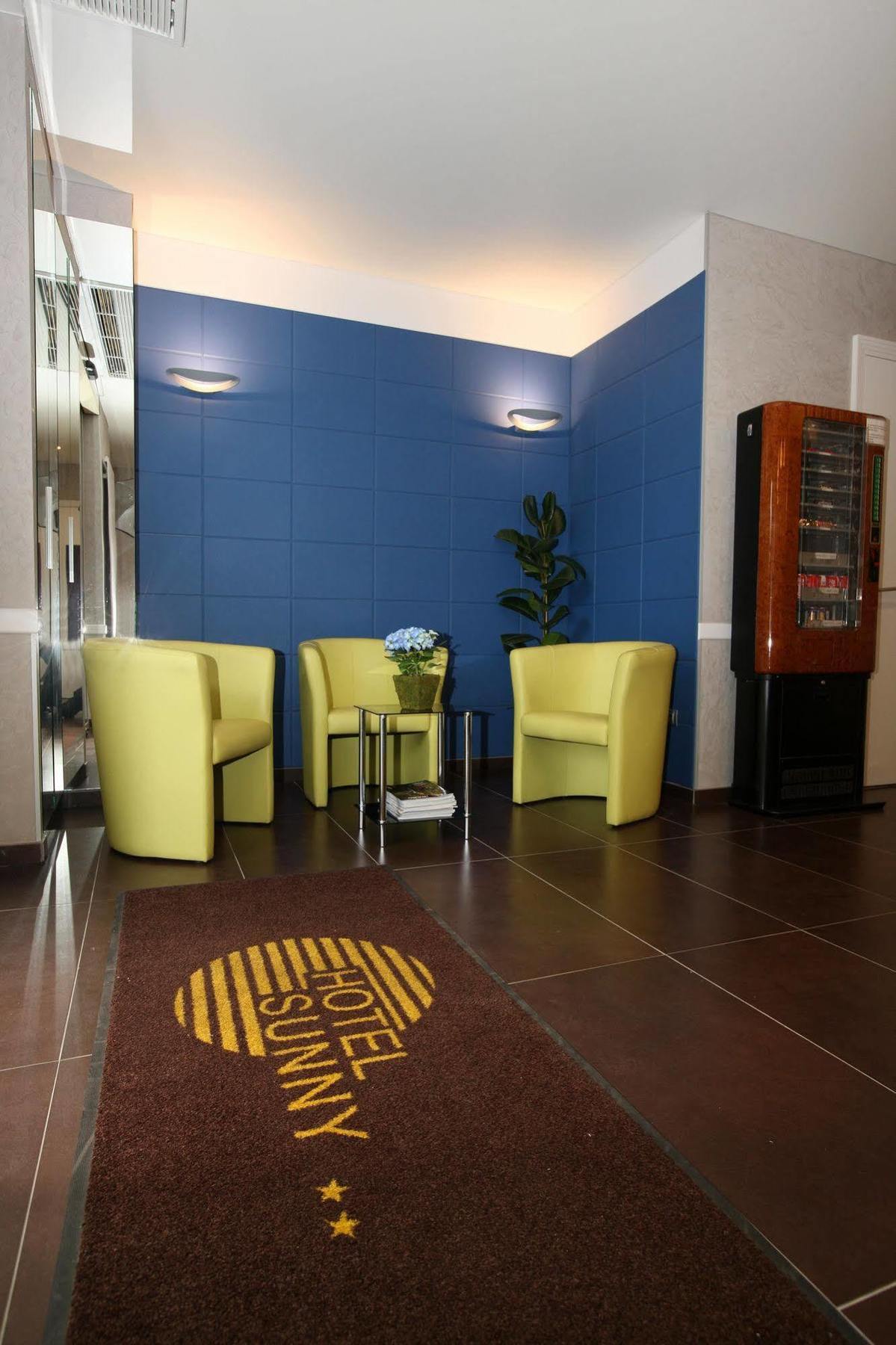Sunny Hotel 2*
