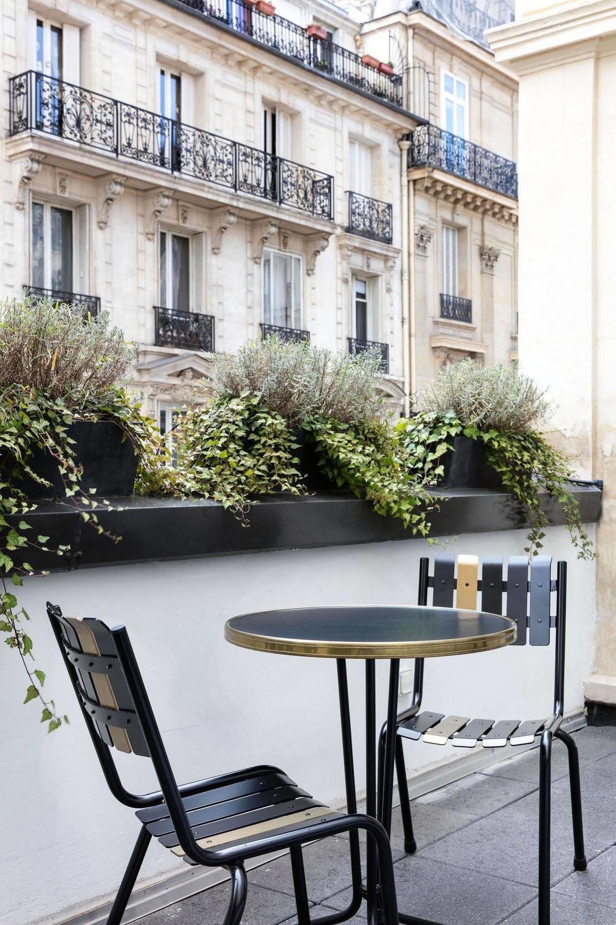 Hotel Monsieur &