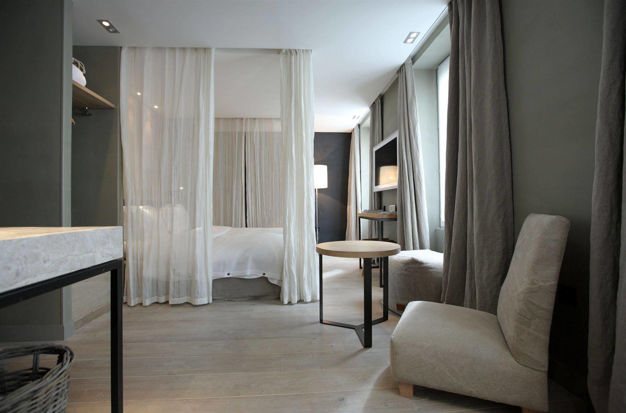 Hotel Hidden
