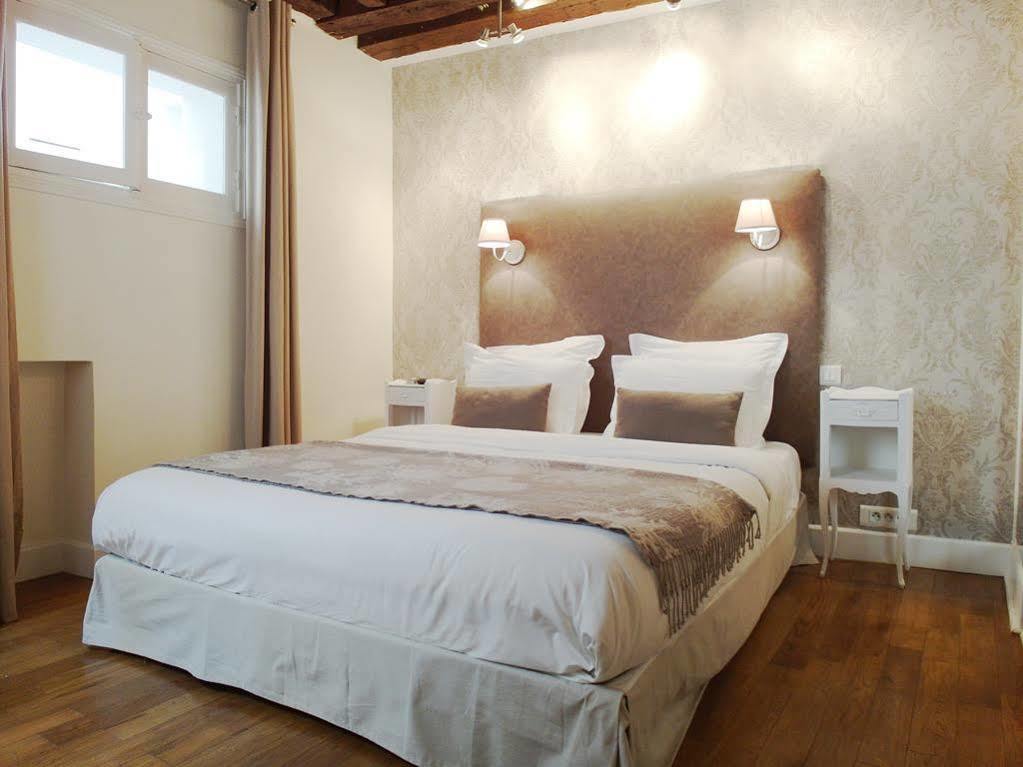Apartment Louvre Parisian Chicsuites