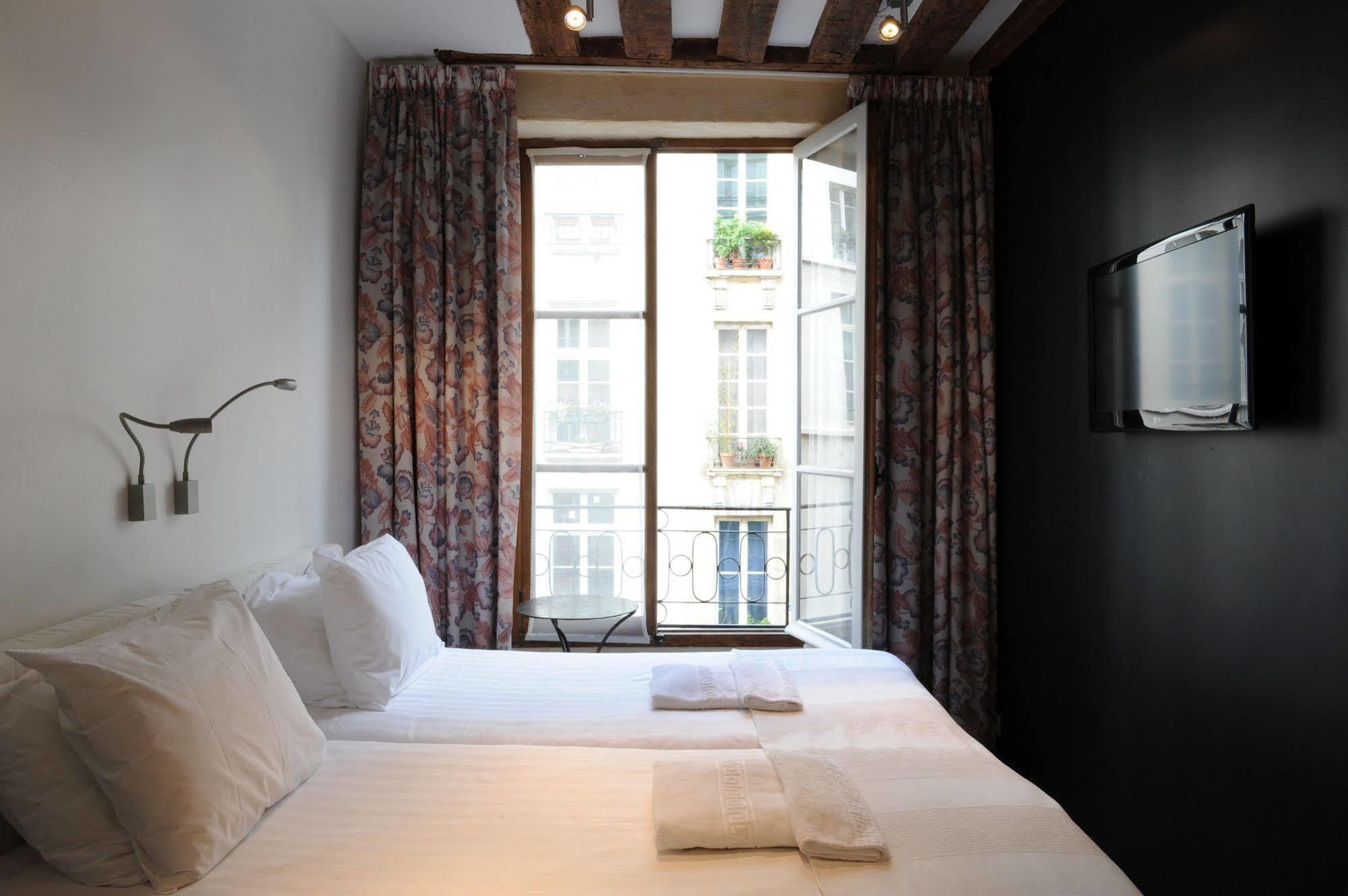 Hotel Boutique De La Place Des Vosges 3*